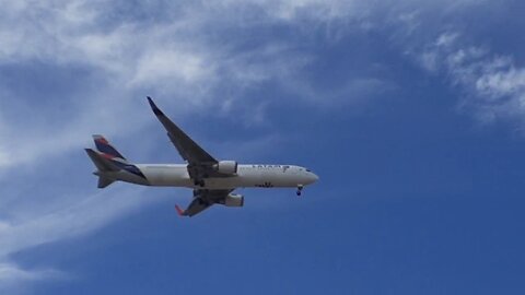 Boeing 767-300ER PT-MSY na final antes de pousar em Fortaleza vindo de Guarulhos