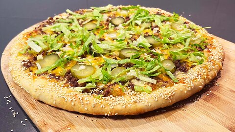 McDONALDS INSPIRED | Big Mac Pizza (Weirdoughs)