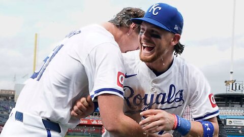 Bobby Witt Jr. homers in three-hit day