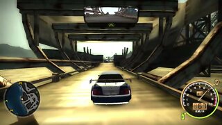 Jogando Need for Speed Most Wanted