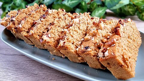 Make this diet cake with oats, apples and raisins! It's so delicious and healthy! No sugar!