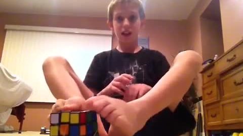 This Kid Can Solve A Rubik’s Cube With His Feet