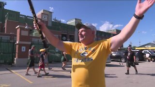 'I just get goosebumps': Packers fans flood Lambeau Field for first full-capacity game in 19 months