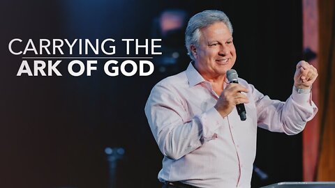 Carrying the Ark of God | George Davidiuk