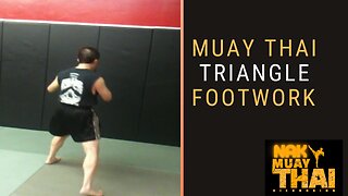 Muay Thai triangular footwork