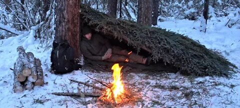 Winter Survival Shelter - Sleep Outside in -25° Weather