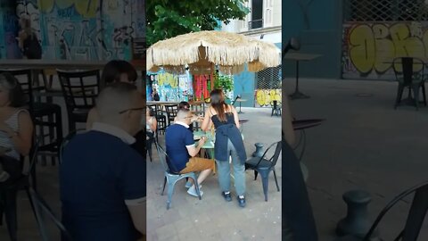 Caminhando no centro de Marselha - apresentando o Cours Julien, o bairro boêmio e alternativo