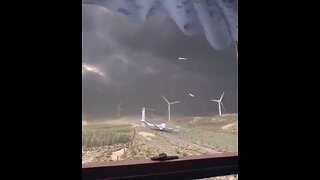 Powerful Wind Destroys Turbine