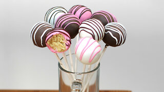 Learn how to make Cake Pops at home!
