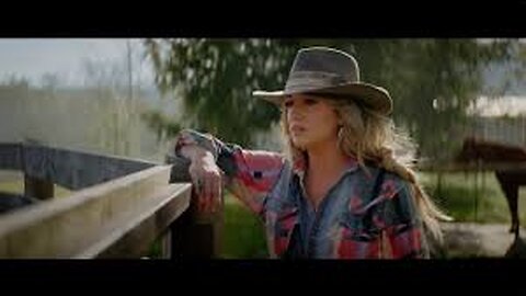 Lainey Wilson - Heart Like A Truck (Official Music Video)