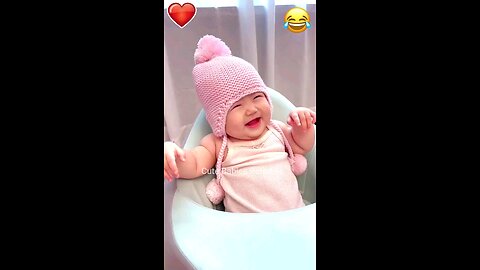 Giggles Galore: Adorable Baby's Hilarious Laughter Will Melt Your Heart! 😂👶