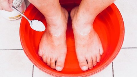 How To Make A Detox Foot Soak At Home To Flush Toxins | Health and Nutrition Channel