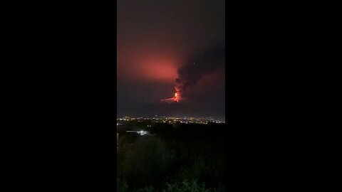 volcano in Sicily, Italy has woken up