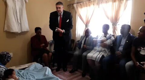 SOUTH AFRICA - Durban - MEC visits the Buhle Bhengu family (Videos) (X6h)