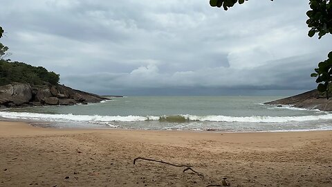 Praia dos Padres Em Guarapari