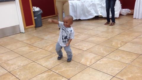 Adorable Tot Boy Dances To Whip Nae Nae