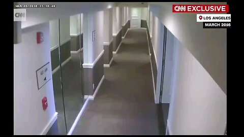 🚨BREAKING: Newly released footage shows Diddy beating his ex-girlfriend in a hotel hallway.