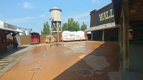 Wall Drug water show