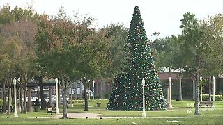 Thousands of chairs line downtown Lakeland for 39th annual Christmas Parade