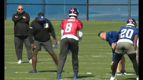 Daniel Jones Practices on Thursday (Video)