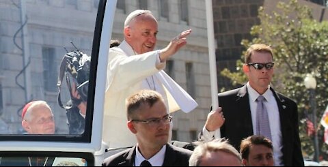 Catholic Archbishop Unleashes on Pope Francis' Sacriligious Globalist Agendas!