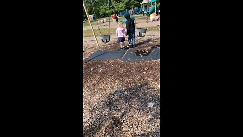 Dassie makes a friend at Eugene Levy Park 🤣