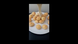 Delicious recipes: How to make Pyramid Cream Puffs from scratch.