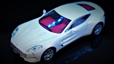 Aston Martin One:77 - White Box 1/43 - UNDER 2 MINUTES REVIEW