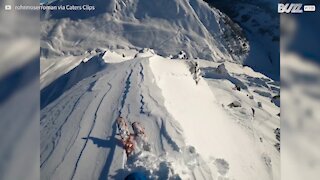 Esquiador desliza acompanhado por beleza natural impressionante nos Alpes