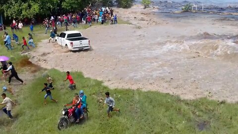 Spectacular Tidal Bore Hits Indonesian Village Again (Part 3)