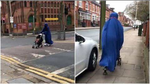 Mor i Storbritannien set skubbe klapvogn mens hun er på rulleskøjter