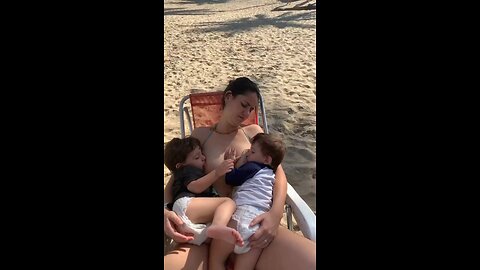 Breastfeeding On The Beach😍