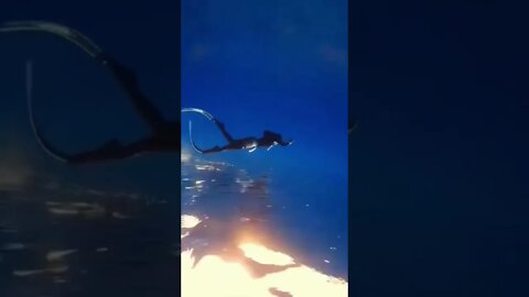 If You Don't Watch This Video You Are Missing Video Of A Chinese Girl Free Diving Upside-down