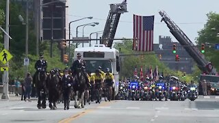 Parade in Cleveland honors police, fallen officers