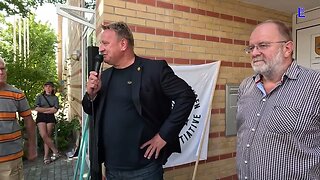 Stralsund - Bürgermeister K. Schneider und Leiter vom Bergamt sprechen zu den Menschen 22 08 2023