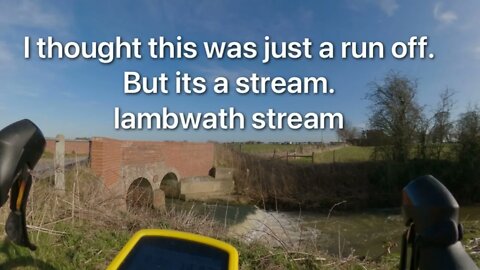 Found this little stream , running to the river Humber. I learned a thing