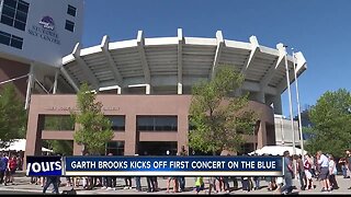 Garth Brooks kicks off first night of concerts on the blue
