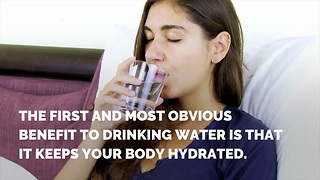 This Is What Will Happen to Your Face if You Drink 8 Glasses of Water Per Day