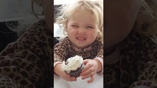 Funny Toddler with Cupcake 🧁 😋