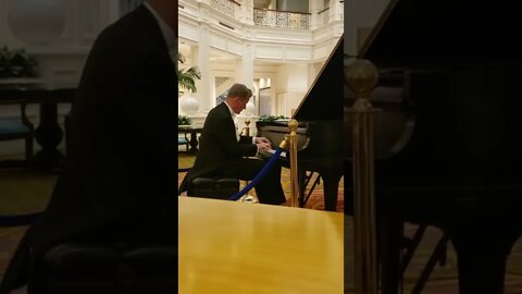 Disney Pianist Playing Fur Elise