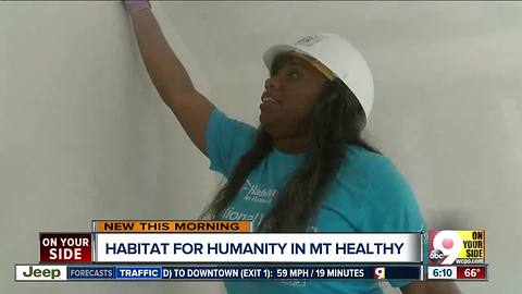 Single mom, women volunteers build her Habitat for Humanity house