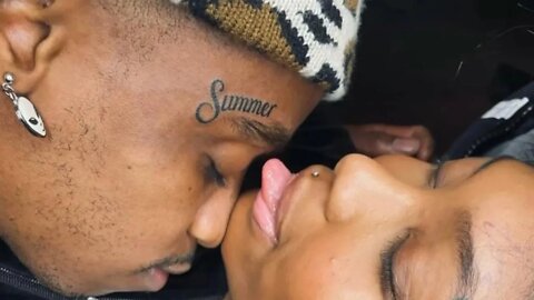 US singer Summer Walker splits from her baby daddy months after tattooing his name on her face.
