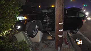 Car crashes into wall in front of Point Loma home