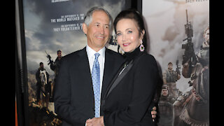 Lynda Carter pays tribute to late husband on social media