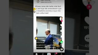 Manifestante chama Geraldo Alckmin de Xuxu e pergunta se ele não tem coerência