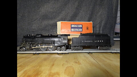 Lionel no. 2026B Locomotive and train cars, hhill5281