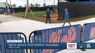 New York Mets pitchers and catchers report for spring training