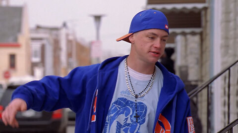 The ultimate wigger Frog works a deal with Pablo Schreiber to sell heroin in The Wire S2E7