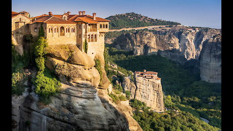 Meteora Monastery - More of Greece Awesomeness !