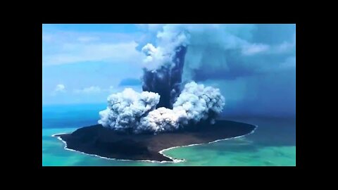 Momento da explosão do vulcão Hunga Tonga pelos olhos dos moradores locais